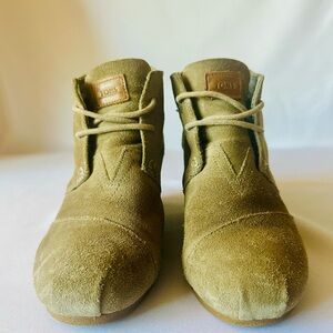TOMS Tan Suede Lace-Up Boots